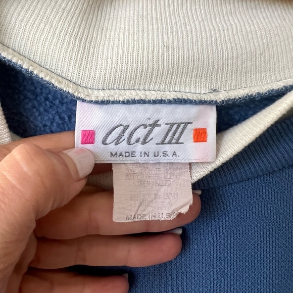 Vintage Teddy Bear Pastel Blue Sweater 1990’s Teddy Bear Graphic Sweatshirt - Picture 4 of 5